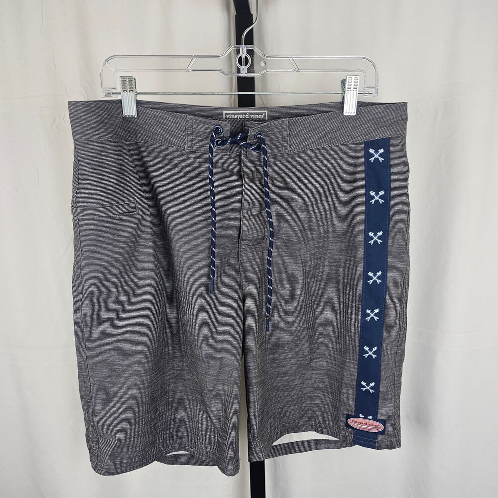 Vineyard Vines Performance Board Shorts Size 33 Fishbone Trim Gray